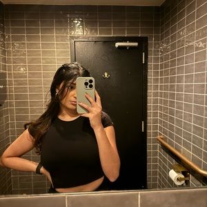 Meet your Posher, Anji